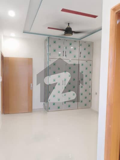 خیابانِ ظفر لاہور میں 3 کمروں کا 5 مرلہ مکان 50.0 ہزار میں کرایہ پر دستیاب ہے۔