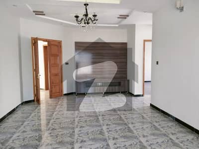 16 Marla corner house upper portion available for rent