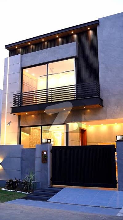 ڈی ایچ اے 9 ٹاؤن ڈیفنس (ڈی ایچ اے),لاہور میں 3 کمروں کا 5 مرلہ مکان 95.0 ہزار میں کرایہ پر دستیاب ہے۔