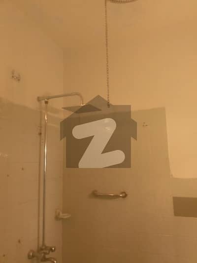 ڈی ایچ اے فیز 6 ڈی ایچ اے ڈیفینس,کراچی میں 4 کمروں کا 1 کنال مکان 3.6 لاکھ میں کرایہ پر دستیاب ہے۔