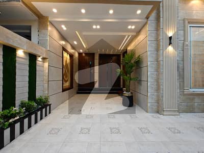 بحریہ ٹاؤن سیکٹر سی بحریہ ٹاؤن,لاہور میں 3 کمروں کا 5 مرلہ مکان 2.45 کروڑ میں برائے فروخت۔