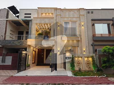Luxurious Designer Owner Build 5 Marla Modren Design Brand New House For Sale In Bahria Town Lahore