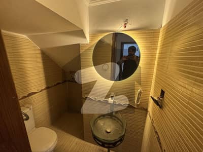 مصطفیٰ ٹاؤن لاہور میں 5 کمروں کا 10 مرلہ مکان 4.15 کروڑ میں برائے فروخت۔