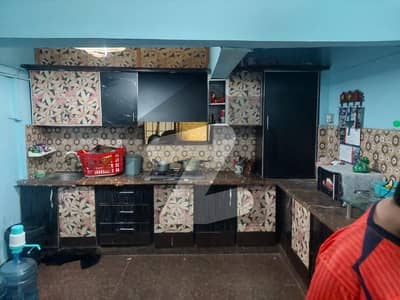 گلستانِِ جوہر ۔ بلاک 17 گلستانِ جوہر,کراچی میں 2 کمروں کا 4 مرلہ فلیٹ 65.0 لاکھ میں برائے فروخت۔