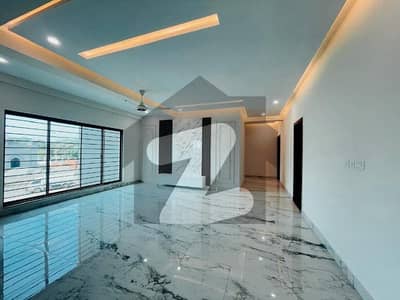 Brand New 4 Bed Luxury Flat Available For Urgent Rent In Askari 10 Sec-S!