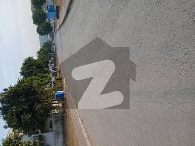 بحریہ گرینز۔ اوورسیز انکلیو - سیکٹر 5 بحریہ گرینز۔ اوورسیز انکلیو,بحریہ ٹاؤن فیز 8,بحریہ ٹاؤن راولپنڈی,راولپنڈی میں 1 کنال رہائشی پلاٹ 3.1 کروڑ میں برائے فروخت۔