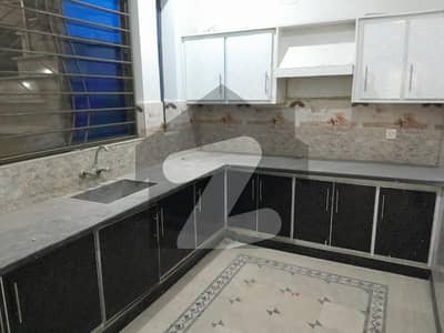 ائیرپورٹ ہاؤسنگ سوسائٹی - سیکٹر 4 ائیرپورٹ ہاؤسنگ سوسائٹی,راولپنڈی میں 7 کمروں کا 8 مرلہ مکان 2.7 کروڑ میں برائے فروخت۔