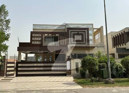 ڈی ایچ اے فیز 5 ڈیفنس (ڈی ایچ اے),لاہور میں 5 کمروں کا 1 کنال مکان 3.3 لاکھ میں کرایہ پر دستیاب ہے۔