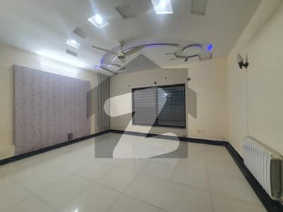 پی ڈبلیو ڈی ہاؤسنگ سکیم اسلام آباد میں 3 کمروں کا 1 کنال زیریں پورشن 95.0 ہزار میں کرایہ پر دستیاب ہے۔