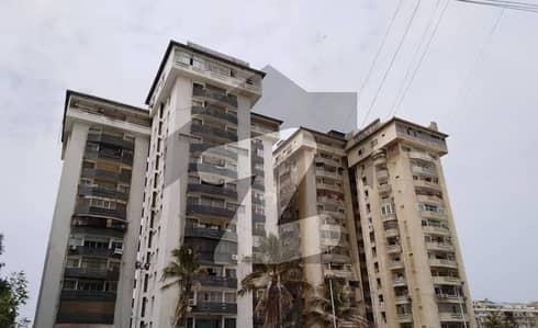 کلفٹن ۔ بلاک 2 کلفٹن,کراچی میں 3 کمروں کا 10 مرلہ فلیٹ 4.15 کروڑ میں برائے فروخت۔