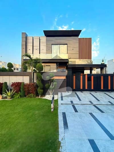 ڈی ایچ اے فیز 6 - بلاک سی فیز 6,ڈیفنس (ڈی ایچ اے),لاہور میں 5 کمروں کا 1 کنال مکان 9.25 کروڑ میں برائے فروخت۔