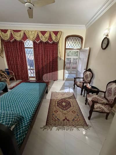 677 Sq. Yd House For Sale In F-10/2