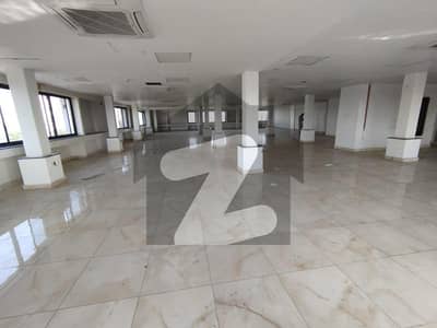 گلبرگ لاہور میں 1 کنال Studio دفتر 10.0 لاکھ میں کرایہ پر دستیاب ہے۔