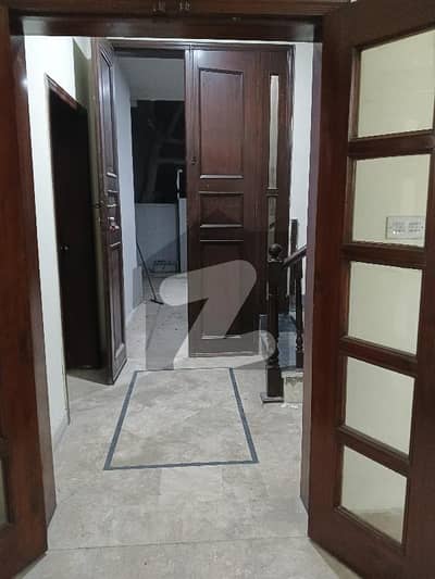 ڈی ایچ اے فیز 1 - بلاک پی فیز 1,ڈیفنس (ڈی ایچ اے),لاہور میں 4 کمروں کا 10 مرلہ مکان 1.35 لاکھ میں کرایہ پر دستیاب ہے۔