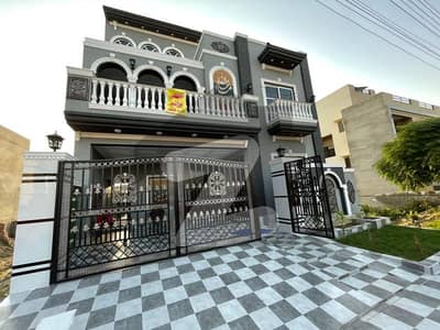 ایل ڈی اے ایوینیو ۔ بلاک جے ایل ڈی اے ایوینیو,لاہور میں 6 کمروں کا 10 مرلہ مکان 3.3 کروڑ میں برائے فروخت۔