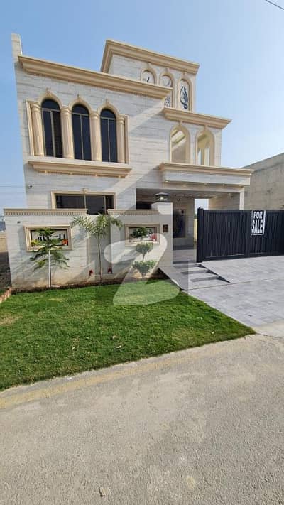 سینٹرل پارک ہاؤسنگ سکیم لاہور میں 5 کمروں کا 10 مرلہ مکان 3.5 کروڑ میں برائے فروخت۔