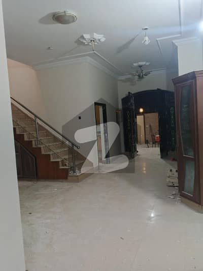 کوہ نور ٹاؤن فیصل آباد میں 4 کمروں کا 14 مرلہ مکان 1.5 لاکھ میں کرایہ پر دستیاب ہے۔