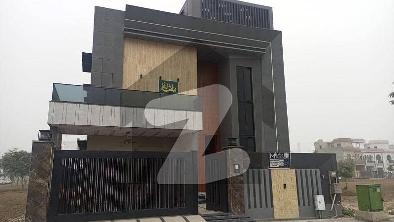 On main boulevard (100 Ft Rd)10 Marla Modern New House Available For Sale In Royal Palm City Gujranwala On main boulevard (100 Ft Rd)10 Marla Modern New House Available For Sale In Royal Palm City Gujranwala