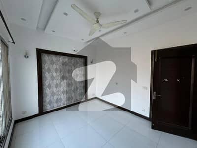 فارمانئیٹس ہاؤسنگ سکیم لاہور میں 1 کمرے کا 5 مرلہ مکان 40.0 ہزار میں کرایہ پر دستیاب ہے۔