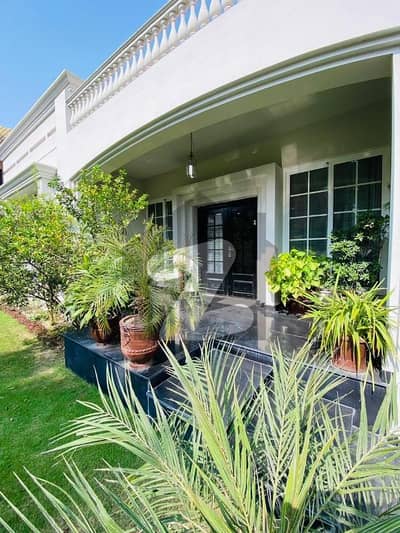 Double Story house with basement and 4x Servant Quaterd