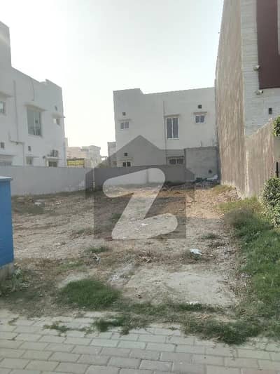 3MARLA CORNER PLOT FOR SALE NAWAB TOWN URGENT
