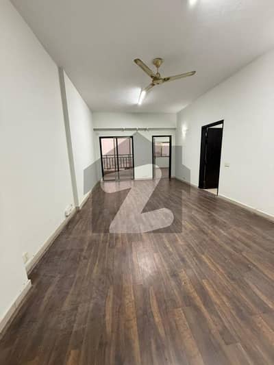 لگنم ٹاور ڈی ایچ اے ڈیفینس فیز 2,ڈی ایچ اے ڈیفینس,اسلام آباد میں 2 کمروں کا 6 مرلہ فلیٹ 1.65 کروڑ میں برائے فروخت۔