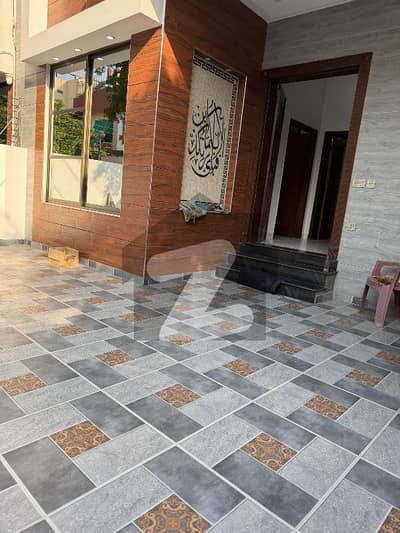 لیک سٹی۔ سیکٹر ایم 7 ۔ بلاک سی 1 لیک سٹی ۔ سیکٹرایم ۔ 7,لیک سٹی,رائیونڈ روڈ,لاہور میں 5 کمروں کا 7 مرلہ مکان 3.75 کروڑ میں برائے فروخت۔