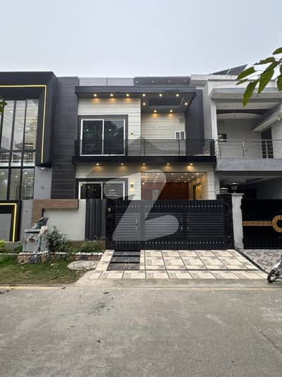 پارک ویو سٹی لاہور میں 4 کمروں کا 5 مرلہ مکان 2.0 کروڑ میں برائے فروخت۔