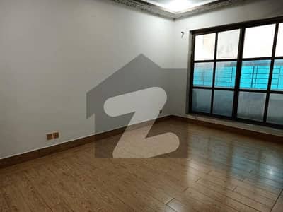 جی ۔ 13 اسلام آباد میں 2 کمروں کا 7 مرلہ زیریں پورشن 77.0 ہزار میں کرایہ پر دستیاب ہے۔