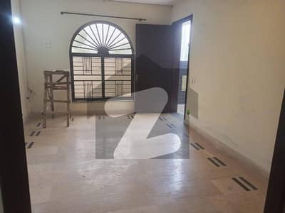 بحریہ آرچرڈ لاہور میں 5 کمروں کا 8 مرلہ مکان 85.0 ہزار میں کرایہ پر دستیاب ہے۔