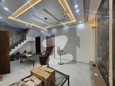 پاک عرب ہاؤسنگ سوسائٹی لاہور میں 2 کمروں کا 5 مرلہ زیریں پورشن 40.0 ہزار میں کرایہ پر دستیاب ہے۔