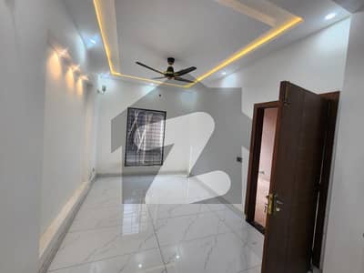 پاک عرب ہاؤسنگ سوسائٹی لاہور میں 2 کمروں کا 5 مرلہ مکان 37.0 ہزار میں کرایہ پر دستیاب ہے۔