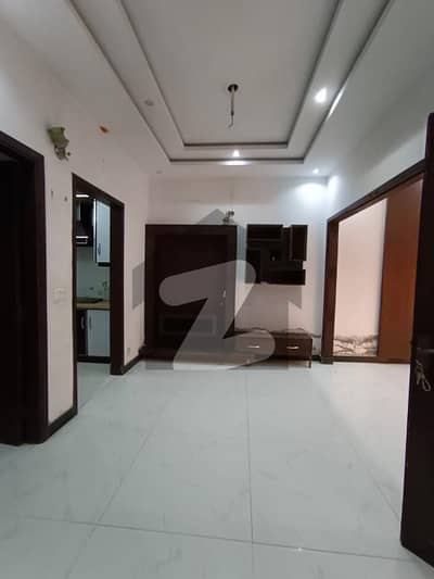 پاک عرب ہاؤسنگ سوسائٹی لاہور میں 2 کمروں کا 5 مرلہ بالائی پورشن 40.0 ہزار میں کرایہ پر دستیاب ہے۔