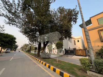 پارک ویو سٹی لاہور میں 10 مرلہ رہائشی پلاٹ 98.0 لاکھ میں برائے فروخت۔