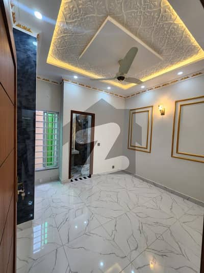 پاک عرب ہاؤسنگ سوسائٹی لاہور میں 3 کمروں کا 5 مرلہ مکان 75.0 ہزار میں کرایہ پر دستیاب ہے۔