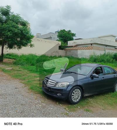 Deal With Owner   One Kanal Level Plot Available