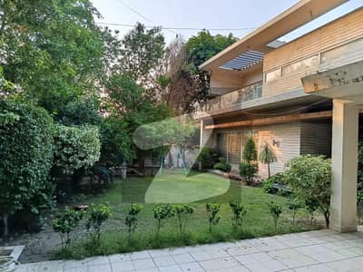 ڈی ایچ اے فیز 6 - بلاک جی فیز 6,ڈیفنس (ڈی ایچ اے),لاہور میں 5 کمروں کا 1 کنال مکان 11.99 کروڑ میں برائے فروخت۔