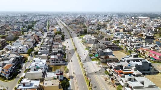 Ideal Location 5 Marla Residential Plot for Sale in A1 Block, Central Park Lahore