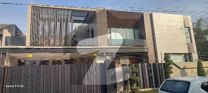 2 Kanal Luxury Brand New House Available For Office Corporates And IT Software House