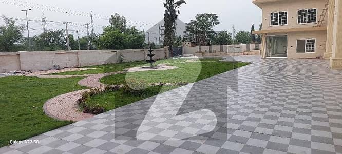 ایم ایم عالم روڈ گلبرگ,لاہور میں 2 کنال کمرشل پلاٹ 10.5 ارب میں برائے فروخت۔