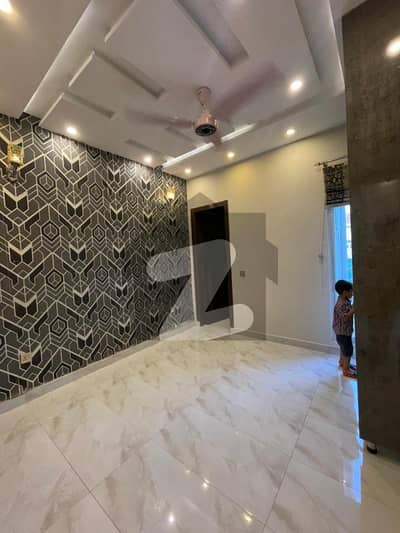 الکبیر ٹاؤن رائیونڈ روڈ,لاہور میں 4 کمروں کا 3 مرلہ مکان 1.1 کروڑ میں برائے فروخت۔