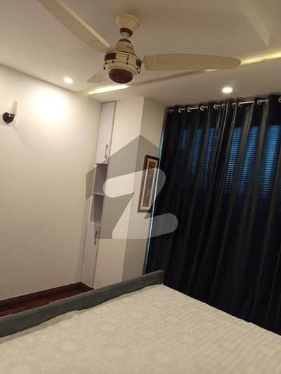 شاہ جمال لاہور میں 2 کمروں کا 3 مرلہ فلیٹ 1.2 کروڑ میں برائے فروخت۔