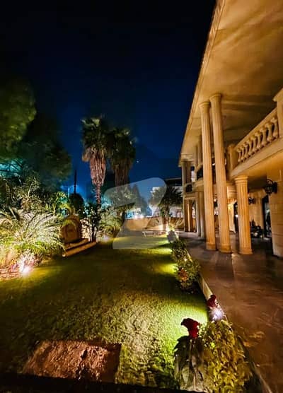 F-10 Stylish House Available For Rent Beautiful Location