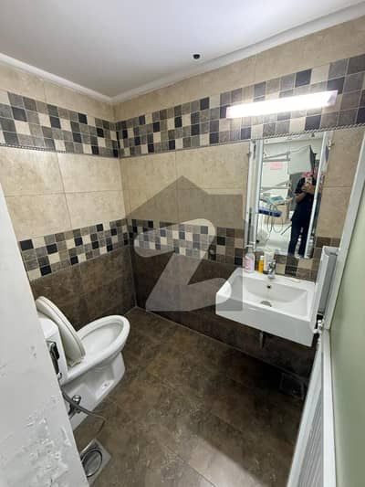 علامہ اقبال ٹاؤن ۔ ہنزہ بلاک علامہ اقبال ٹاؤن,لاہور میں 5 کمروں کا 10 مرلہ عمارت 8.0 کروڑ میں برائے فروخت۔