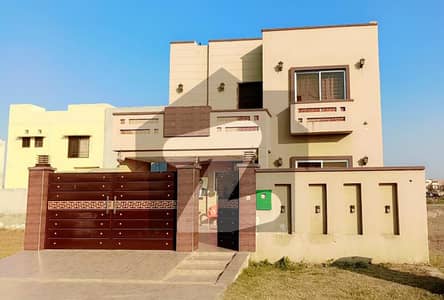 لو کاسٹ - بلاک ڈی ایکسٹیشن لو کاسٹ سیکٹر,بحریہ آرچرڈ فیز 2,بحریہ آرچرڈ,لاہور میں 5 کمروں کا 8 مرلہ مکان 2.1 کروڑ میں برائے فروخت۔