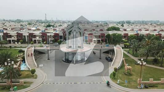 بحریہ ٹاؤن - طلحہ بلاک بحریہ ٹاؤن سیکٹر ای,بحریہ ٹاؤن,لاہور میں 10 مرلہ رہائشی پلاٹ 1.85 کروڑ میں برائے فروخت۔