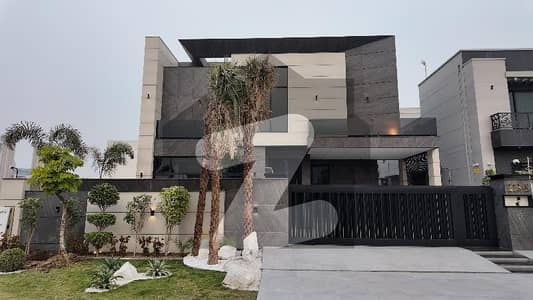 ڈی ایچ اے فیز 8 - بلاک ایس فیز 8,ڈیفنس (ڈی ایچ اے),لاہور میں 5 کمروں کا 1 کنال مکان 12.0 کروڑ میں برائے فروخت۔