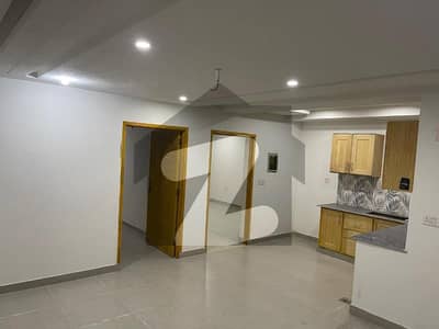 5 MARLA APARTMENT AVAILABLE FOR RENT