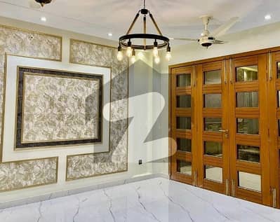 بحریہ ٹاؤن سیکٹر سی بحریہ ٹاؤن,لاہور میں 3 کمروں کا 5 مرلہ مکان 80.0 ہزار میں کرایہ پر دستیاب ہے۔