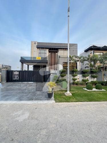 ڈی ایچ اے فیز 7 - بلاک ایس فیز 7,ڈیفنس (ڈی ایچ اے),لاہور میں 5 کمروں کا 1 کنال مکان 10.75 کروڑ میں برائے فروخت۔